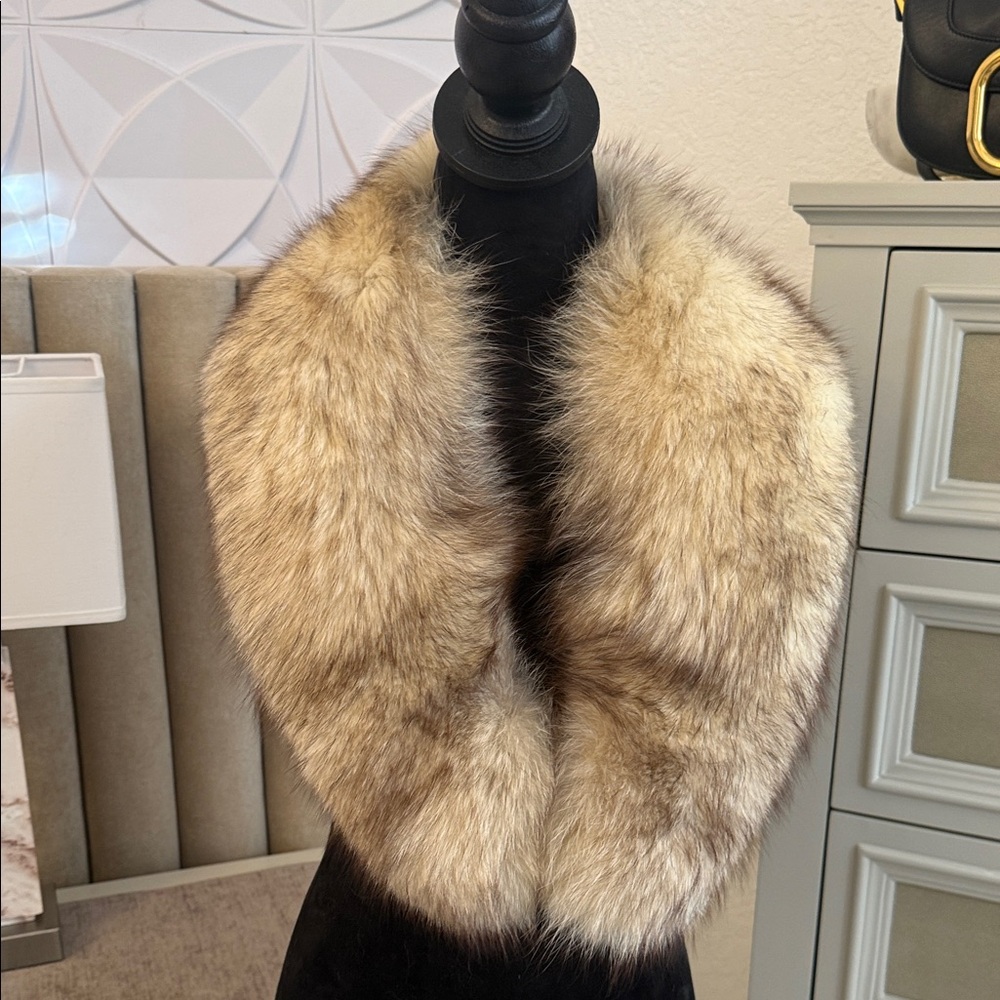 Real blue fox fur clip on collar scarf